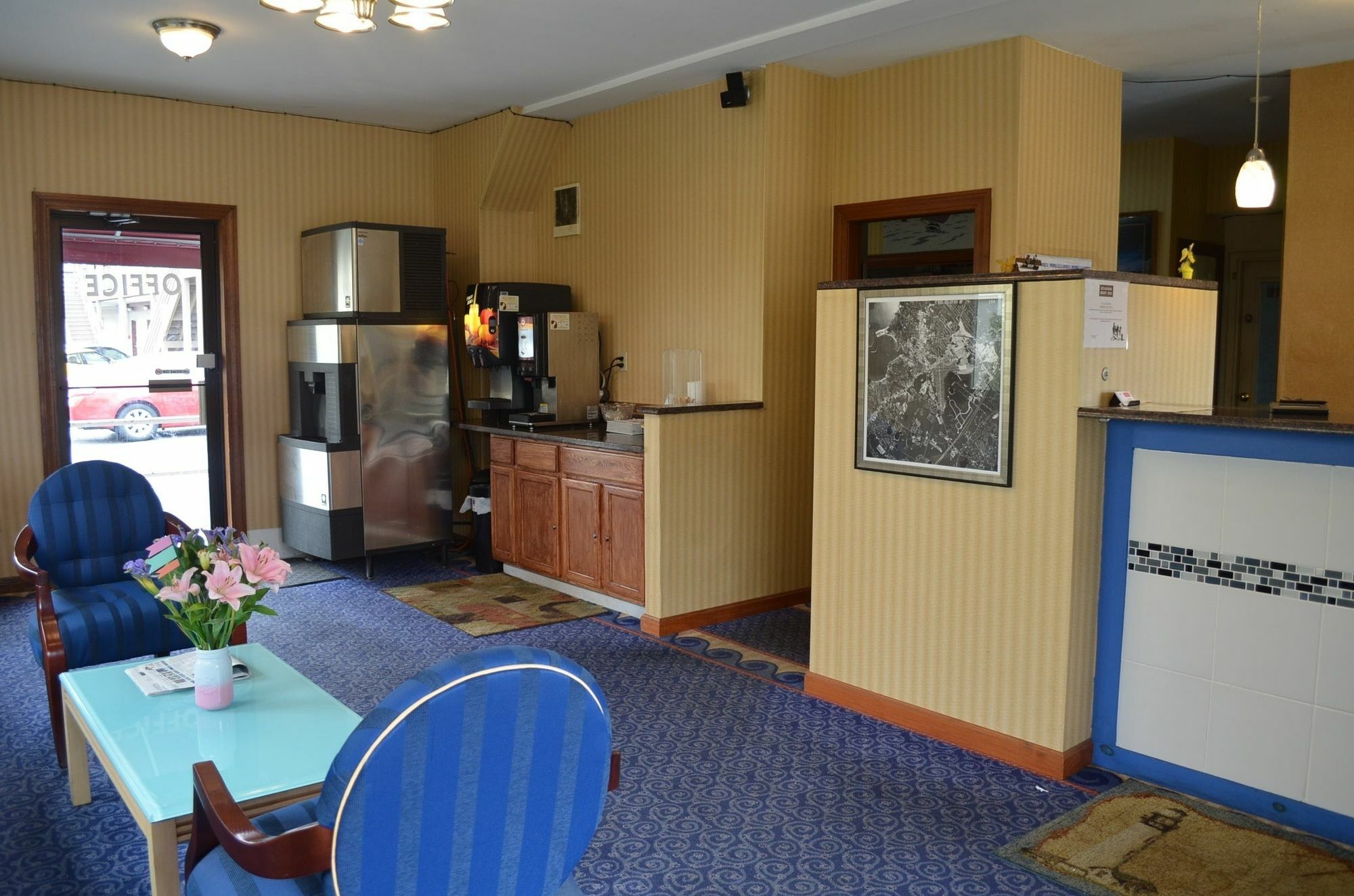 Hyannis Host Inn Экстерьер фото