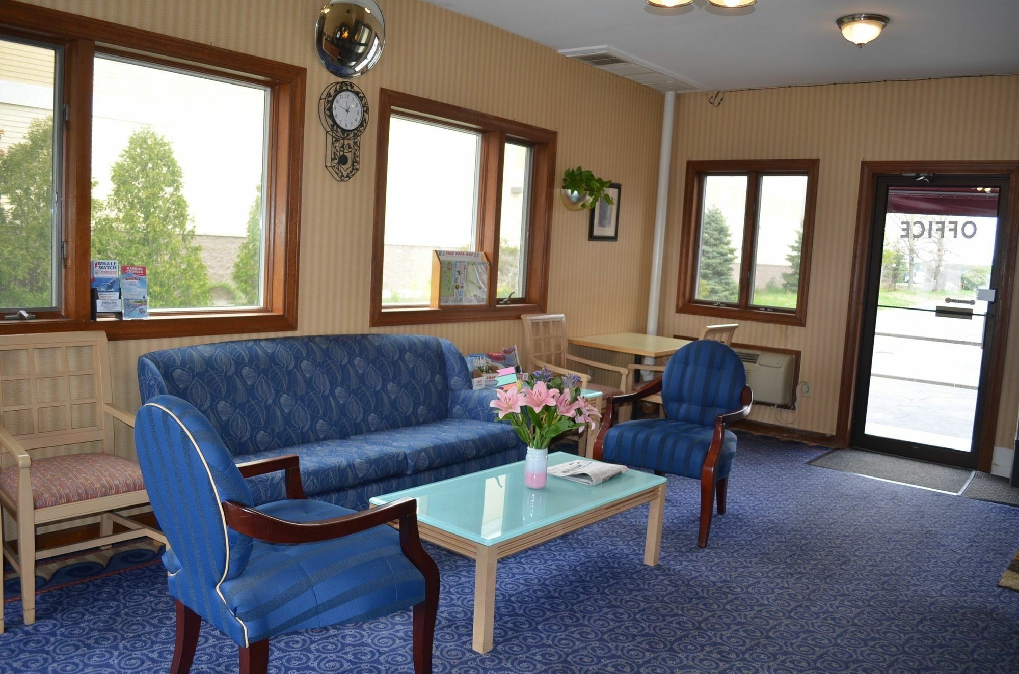 Hyannis Host Inn Экстерьер фото